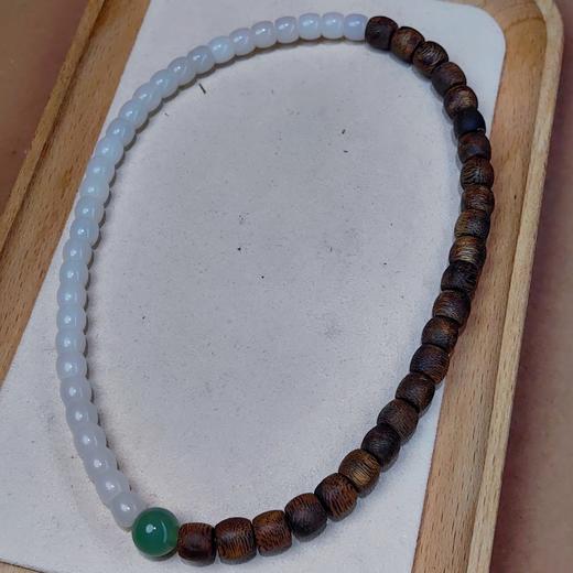 “清雅”和田白玉配翡翠珠子沉香手串 商品图4