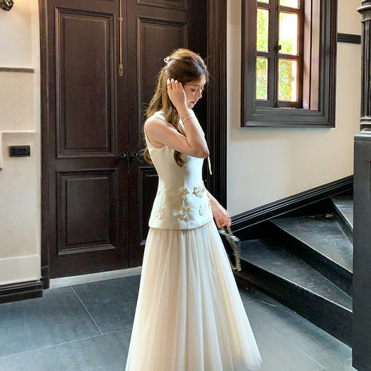 西遇拼接网纱连衣裙女夏季新款立体花朵收腰圆领无袖仙女裙SS050834 商品图4