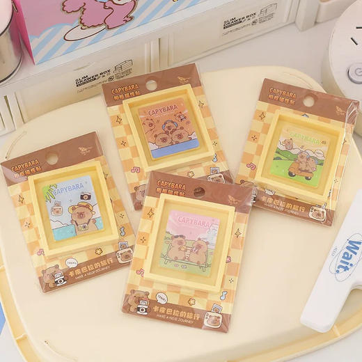 高颜值卡皮巴拉冰箱贴磁性贴软萌可爱相框画迷你冰箱贴（图案随机） 商品图0