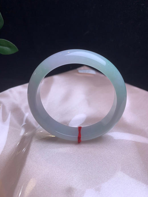 620017，52.5飘绿手镯，小清新，底子特别细腻，飘清新绿花 商品图3