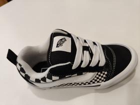 vans单鞋VN000CYUBMW