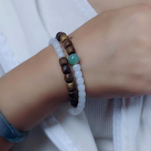 “清雅”和田白玉配翡翠珠子沉香手串 商品图7