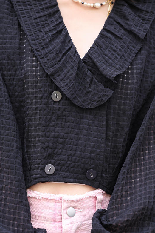 TYNVIE 荷叶边领子气球袖裹身短款衬衫-黑色格纹 商品图3