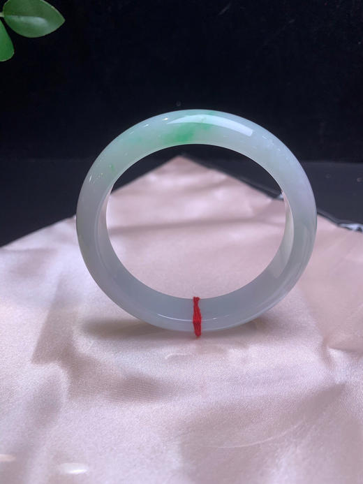 620017，52.5飘绿手镯，小清新，底子特别细腻，飘清新绿花 商品图0