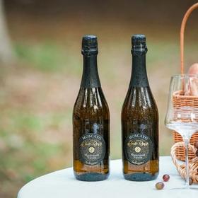 起泡酒️两瓶只要59元️意大利陈年甜白起泡酒像冰酒又像贵腐浓浓蜜香越放越好喝原价79元/瓶基地直邮