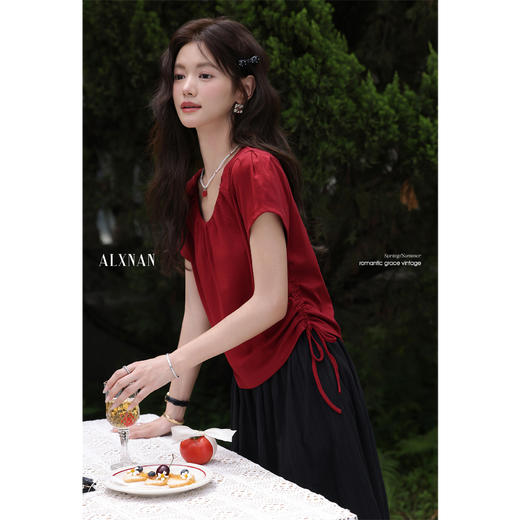 鹿向南「蜜恋星空」红色宽松圆领短袖T恤女夏季法式独特漂亮上衣 商品图2