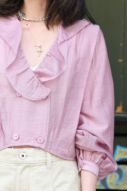 TYNVIE 荷叶边领子气球袖裹身短款衬衫-粉色格纹 商品图3