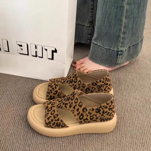 🔥很显腿细😍【  夏日厚底露趾两穿凉鞋】🌺 上脚显白舒适增高 💎 暴走一天完全不累脚🔥 商品图7