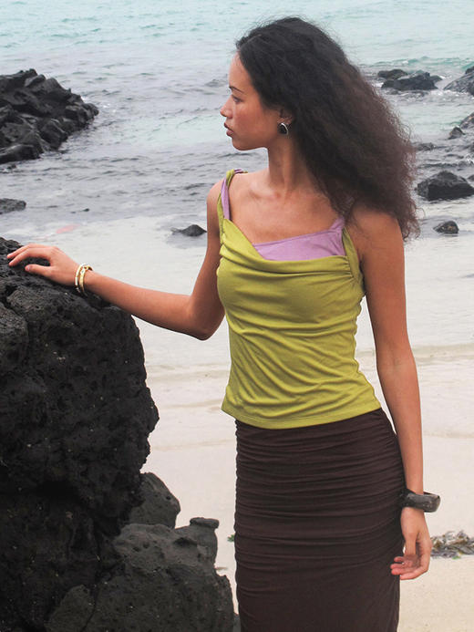 TR她热 沙漠绿洲 棕色绿色弹力撞色带胸垫百搭纽结显瘦收腰吊带背心 商品图4