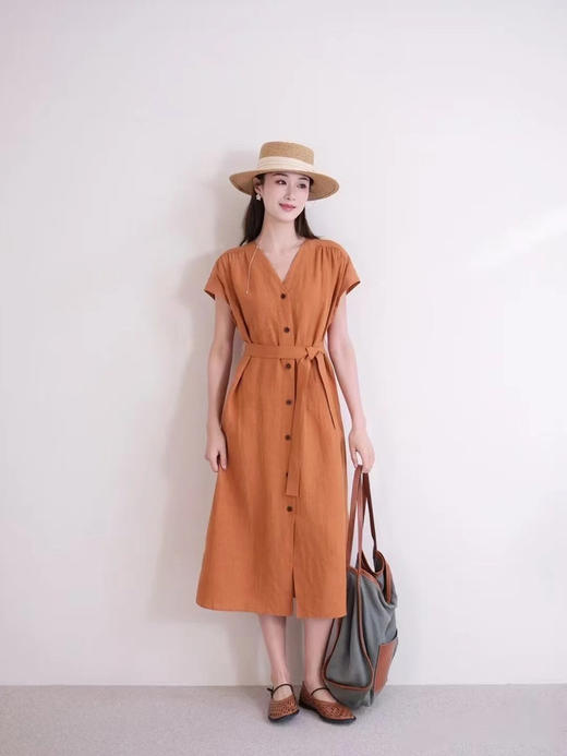 【高品质私服】【IC亚麻平纹V领长款连衣裙】裙型大气利落，巧妙修饰身材G1379-CC【无标出货 介意慎拍】 商品图2