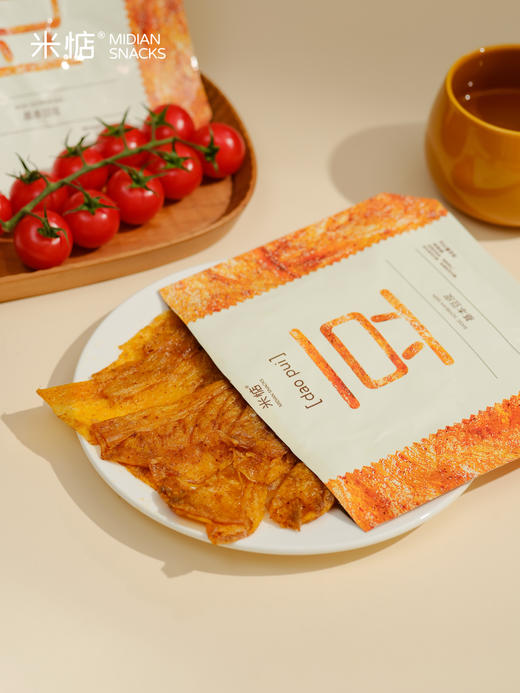 素食界的高蛋白担当『米惦基本豆皮』非转基因绿色食品五“零”配方❗无科技健康零食 ❗非油炸辣条也能放肆吃😋😋豆皮醇厚裹满香辣 软韧有嚼劲🏅 商品图5