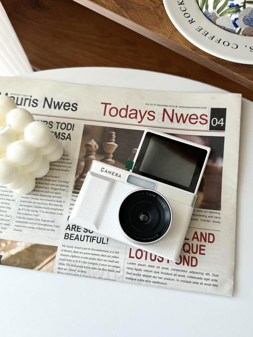 【CCD 相机】9600w像素 +8x数码变焦 拿来拍照太有氛围感了 画质超清晰，细节都能给你稳稳抓住 轻轻一调，远处的景色瞬间拉近 商品图1