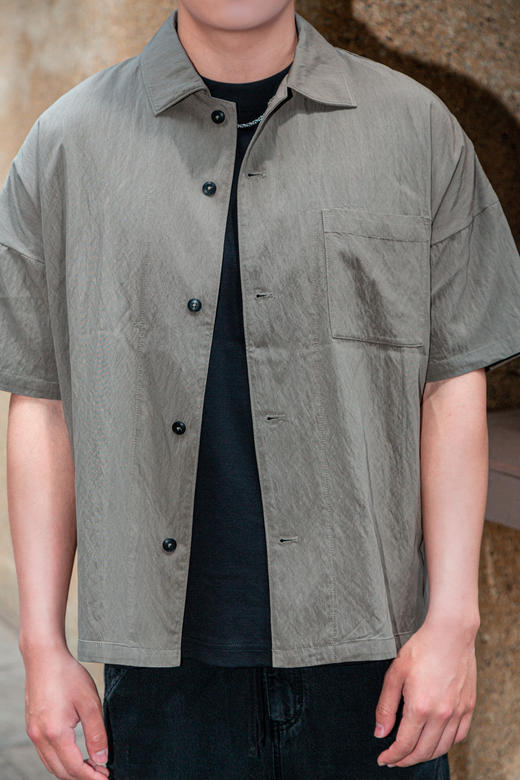 523522220极简短袖衬衫 商品图1