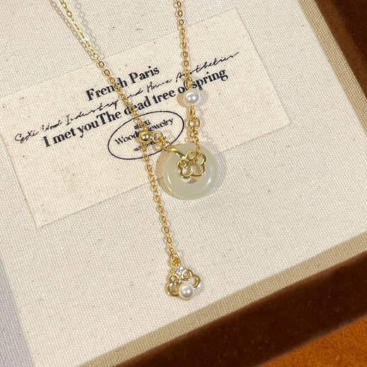 【母亲节礼物】六鑫珠宝 小杏运平安扣 复古福字白玉髓吊坠 商品图5