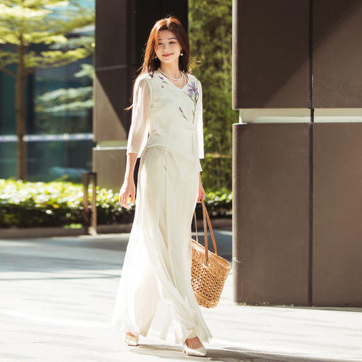 【林栖设计小店】（现货）【林栖推荐】2025春夏新品绣花衬衣优雅长袖上衣女N1952433 商品图3