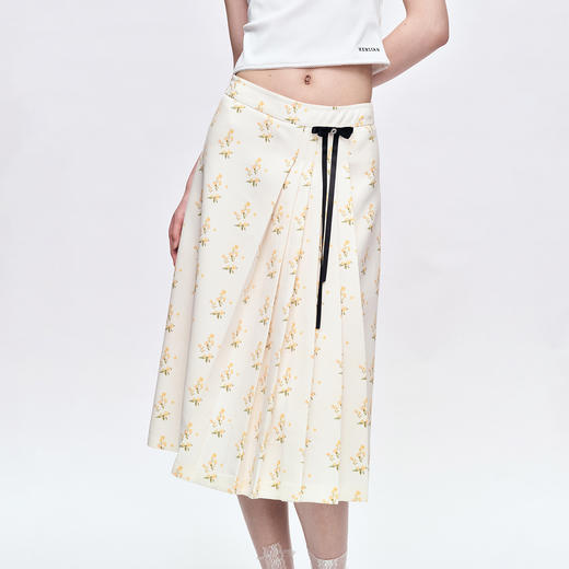 Herlian2025年夏季新品女士立体剪裁缎面碎花百褶裙 商品图3