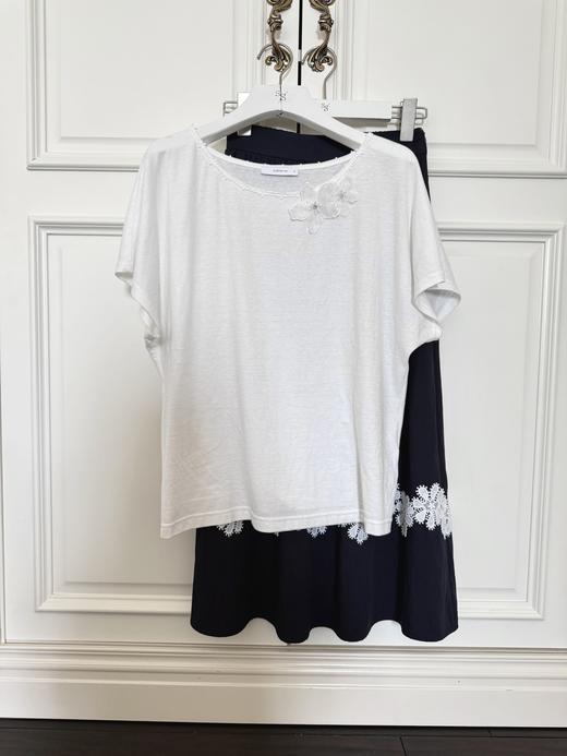 巴黎漫步｜“绽白”立体花朵装饰圆领T恤 棉&亚麻混纺面料 米白色 商品图5