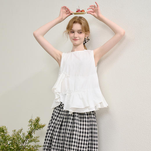 西遇拼接无袖上衣女夏季新款t恤荷叶边裙摆白色圆领衬衣K0051000 商品图2