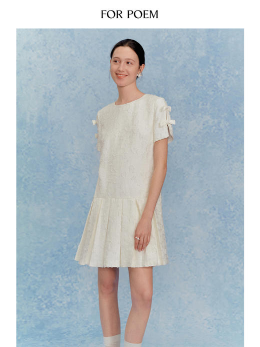 ForPoem 现货 25/SS原创设计花朵肌理蝴蝶结短袖小香风百褶连衣裙 商品图4