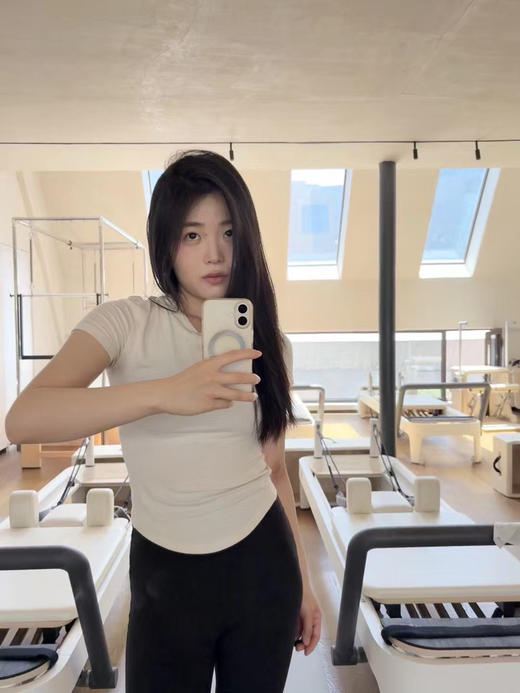 原单正品 lulu纽扣亨利衫短袖，Hold Tight亨利衫短袖版
颜色：黑色/白色/薰衣草紫/翡翠灰
尺码：4/6/8码 商品图10