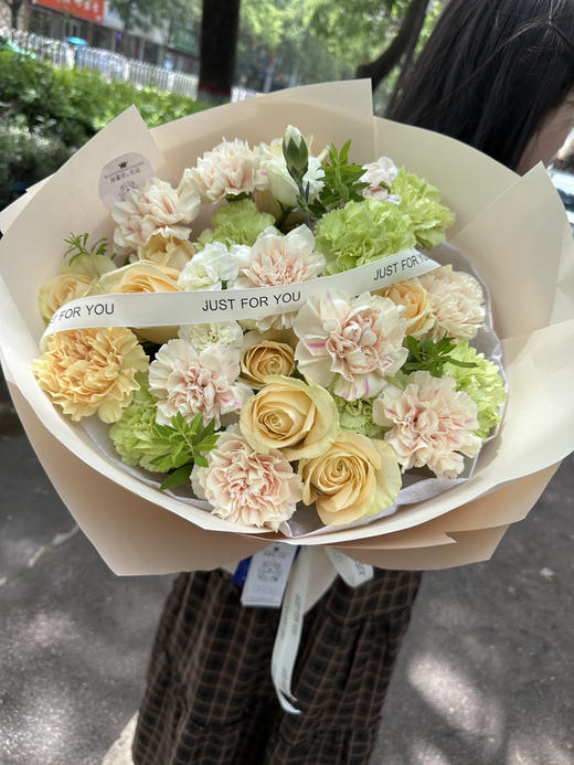 插花泥圆形花束 商品图0