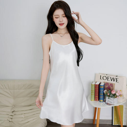 【秒杀❗19.9抢🔥冰丝性感睡裙】高贵轻奢又优雅，柔滑缎面感，为舒适加分，顺滑透气吸湿，性感睡衣宽松仿真丝绸吊带背心裙子睡裙睡衣QQ 商品图5