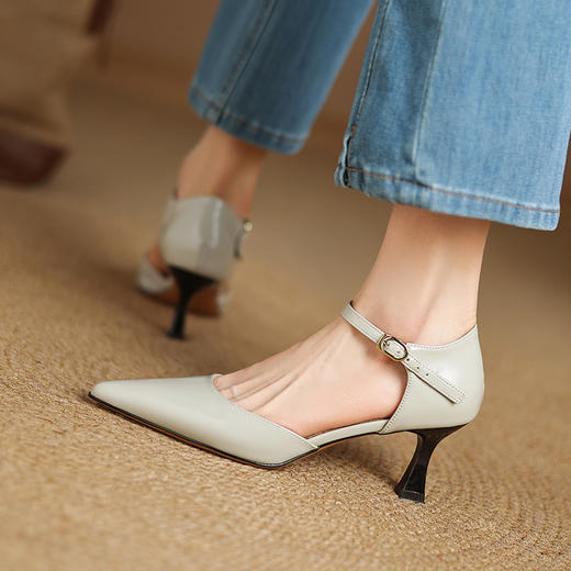 【预售5天】韩版通勤高跟凉鞋女漆皮红色皮带扣细跟春夏中空单鞋DYJ&CX1877 商品图3