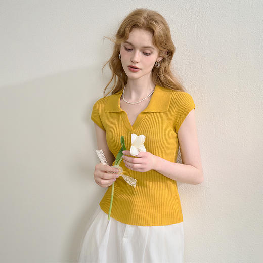 西遇薄款无袖针织衫女夏季新款显瘦翻领小飞袖短款T恤上衣K0050997 商品图3