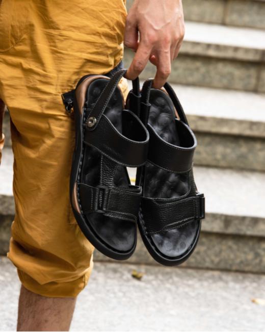 【品牌直发】父亲节礼物❗百年英国品牌SaCha真皮男士凉鞋/皮鞋！采用高档牛皮！ ✅鞋面牛皮，很有大牌时髦范 ✅内里亲肤柔软，穿起来舒适服帖  商品图0