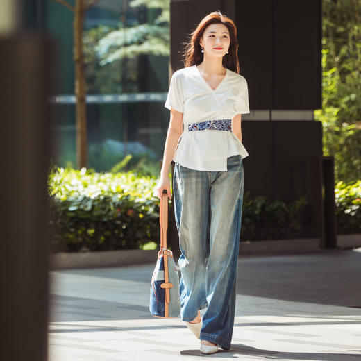 【林栖设计小店】【林栖推荐】2025春夏新品白色三蓝绣花短袖衬衣T恤女设计感小众N1952510 商品图1