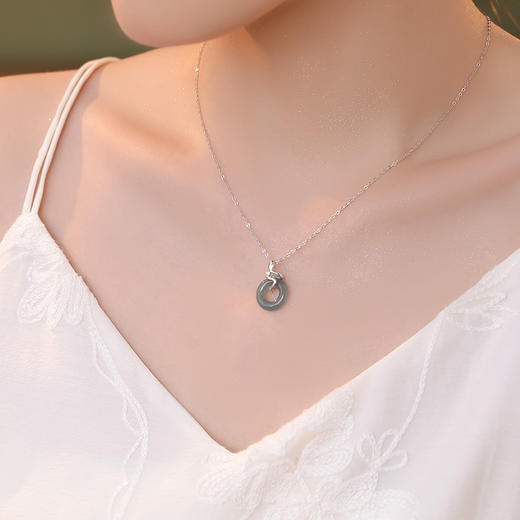 【母亲节礼物】六鑫珠宝 925纯银灵蛇平安扣翡翠吊坠 国潮复古新中式 商品图3