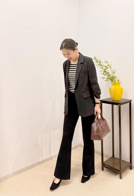 黑色暗纹极简收腰西服 商品图0
