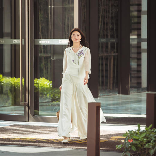 【林栖设计小店】（现货）【林栖推荐】2025春夏新品绣花衬衣优雅长袖上衣女N1952433 商品图4