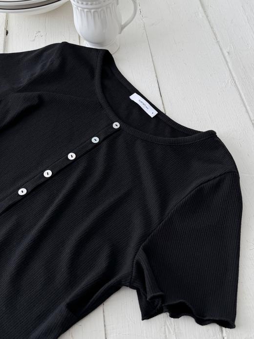 随身携带我的风景｜简约通勤 黄金比例 单排贝壳扣简约设计 针织肌理面料 套装 黑色 商品图5