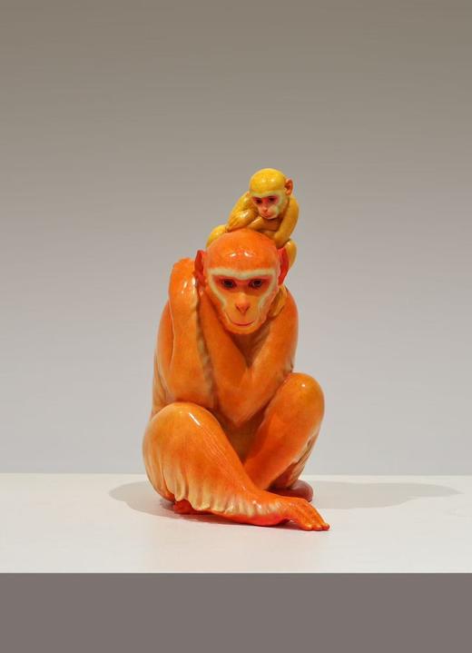 任亮《共生系列-背背猴》铜雕塑 商品图3