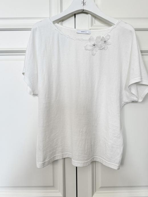 巴黎漫步｜“绽白”立体花朵装饰圆领T恤 棉&亚麻混纺面料 米白色 商品图4