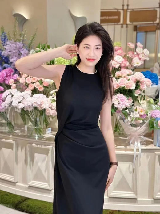 无袖圆领针织连衣裙 女霸总同款 收腰重褶工艺 轻松遮住小肚腩 高品质弹力面料 毫无束缚感 合身版型 垂坠顺滑 单穿 内搭都可 商品图7