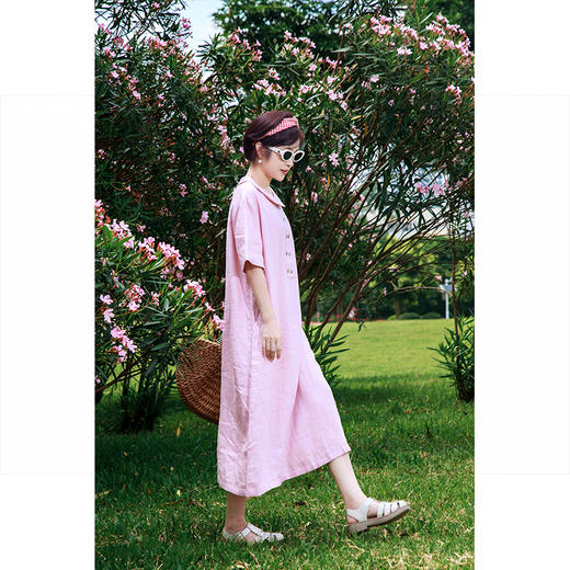 减龄翻领棉麻连衣裙 商品图0