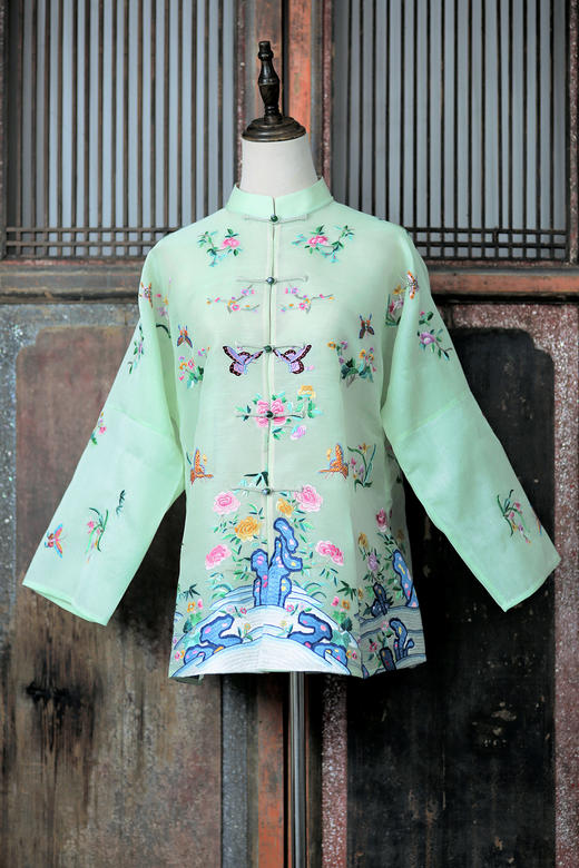 盛唐牡丹|手工刺绣一年景吉服-浅绿(盛唐牡丹与非遗传承人王小潇联名系列))[特价品] 商品图0