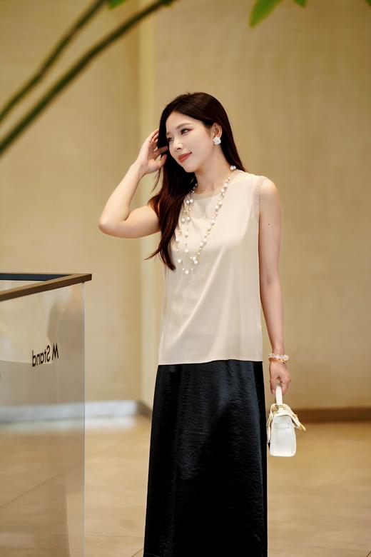 M2臣禾	【真丝背心】 拼罗纹合体版型无袖背心	JZ252050975 商品图11