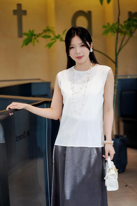 M2臣禾	【真丝背心】 拼罗纹合体版型无袖背心	JZ252050975 商品图4