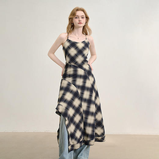 西遇格子吊带连衣裙女夏季新款不规则裙摆露背v领收腰裙子Y0050926 商品图0