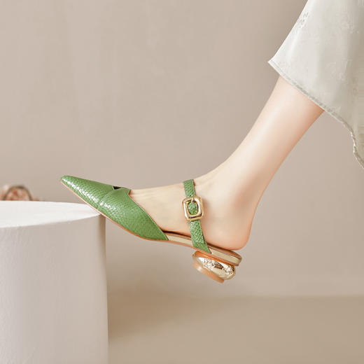 【预售5天】真皮包头后空一字带粗跟凉拖女夏季新款尖头中跟外穿女鞋透气凉鞋MBJR&6910 商品图2