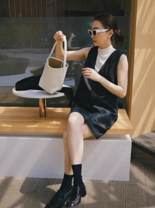 THE ROW Logo徽标系带开合 水桶包单肩手提包（CB） 商品图7