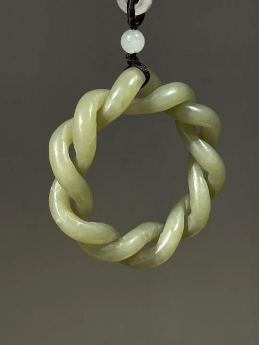 和田青黄玉镂雕绞绳麻花形环，顺丰包邮 商品图14