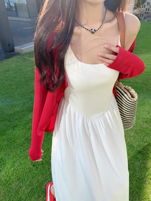 <曾小咸推荐>韩系氛围感温柔白色吊带连衣裙 商品图12