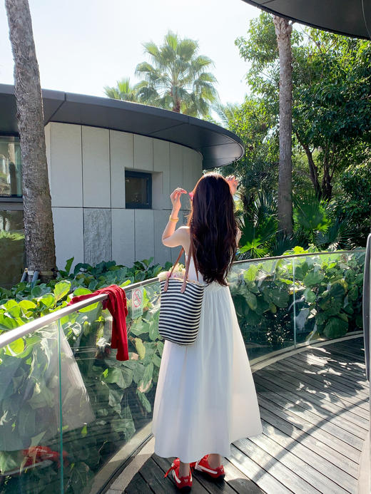 <曾小咸推荐>韩系氛围感温柔白色吊带连衣裙 商品图9