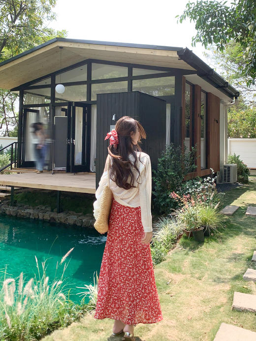 【折后再享2件88折】最后一波现货！蕾丝拼接碎花吊带连衣裙 日常209.99/件 立减70 秒杀139.99/件！！ 商品图9