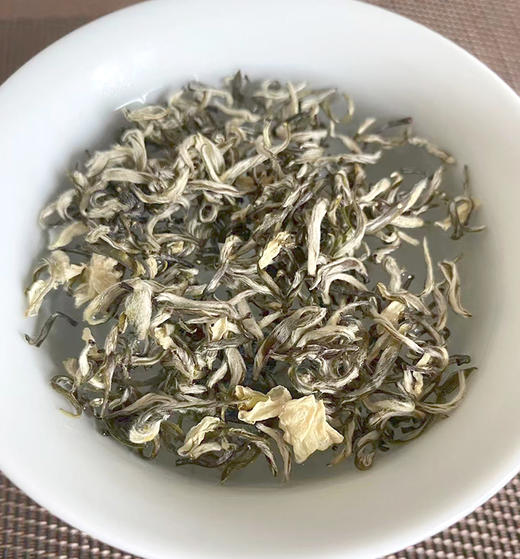 茉莉花茶|  西蜀茶缘【2025年新茶】 蒙顶山1200m核心产区·蒙顶飘雪 50g*2袋礼盒装 商品图3