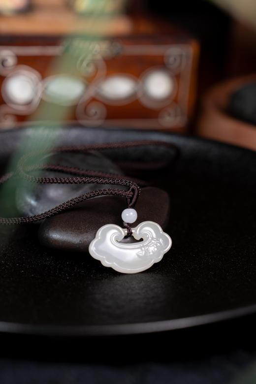 【中国玉雕大师魏玉忠大师亲研】 天然玉石和田玉项链 温润滋泽细致光滑 双证可查 商品图4